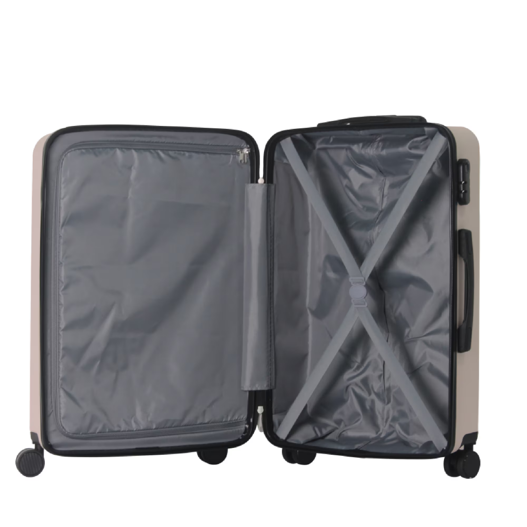 Hardshell spinner luggage detail